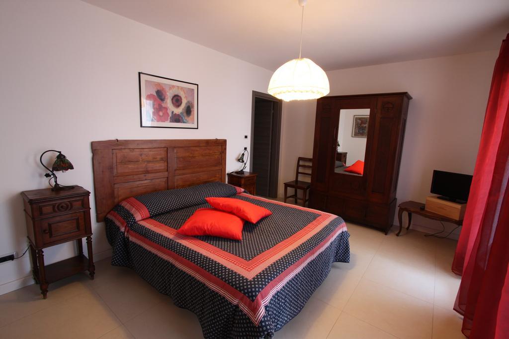B&B Le Tre Chiavi Isera Buitenkant foto